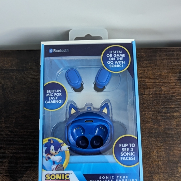 Sonic The Hedgehog Sonic True Wireless Earbuds - Picture 5 of 10